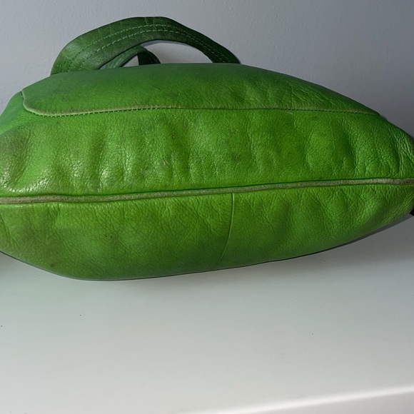 Marc Jacobs Soft Kelly Green pebbled leather bag - Picture 5 of 9